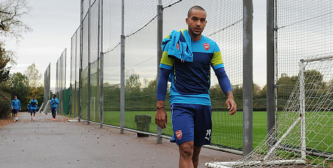 Wenger Konfirmasi Theo Walcott Siap Main Lawan Swansea