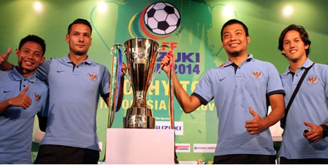 Trofi AFF Suzuki Cup 2014 Mampir ke Indonesia