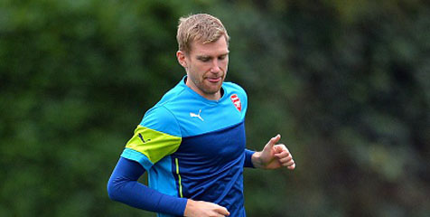 Mertesacker Tepis Isu Pertahanan Arsenal Bermasalah