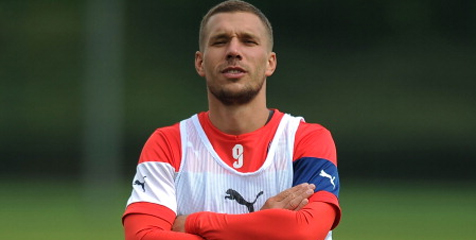 Tak Kunjung Dimainkan, Podolski Segera Bicara Dengan Wenger