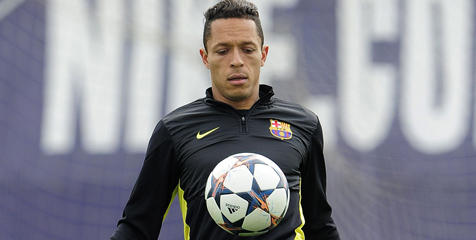 Adriano: Barca Masih Butuh Adaptasi