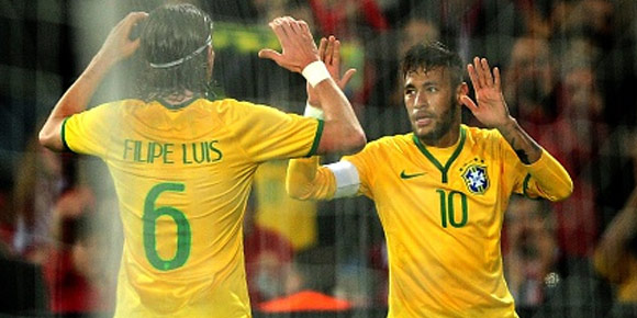 Saat Neymar 'Dipecundangi' Filipe Luis di Sesi Latihan Brasil