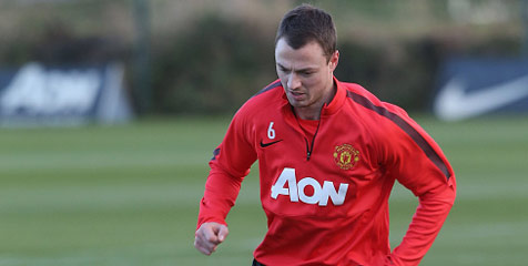 Smalling Sambut Bahagia Pulihnya Jonny Evans