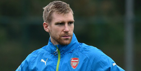 Seaman: Coret Mertesacker Sama Saja Bunuh Diri