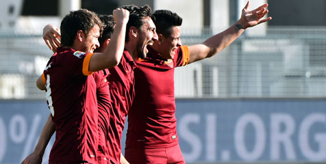 Review: Taklukkan Udinese, Roma Samai Poin Juventus