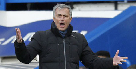 Pilih Diam, Redknapp Sebut Mourinho Panik