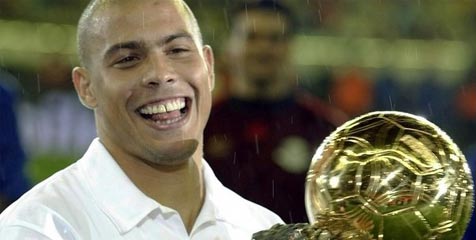 Main Poker, Ronaldo Sikat 30.000 Pounds