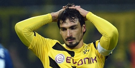 Terpesona Hummels, United Rela Menunggu Terpesona Hummels, United Rela Menunggu