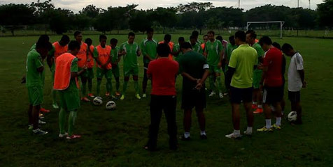 Persebaya Senang Boyongan ke Palembang Persebaya Senang Boyongan ke Palembang