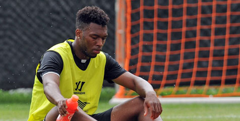 Latihan Lagi di Liverpool, Sturridge Girang