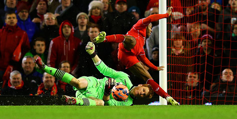 Tampil Heroik di Anfield, Kiper Ini Bikin Liverpool Kepincut