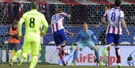 Torres - Marianin Terpaut 18 Detik vs Barcelona