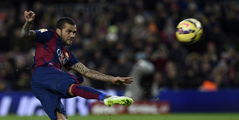 Presiden Barca Masih Enggan Bicarakan Kontrak Alves