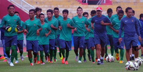 Timnas U-23 Kejutkan Dua SMA di Sidoarjo