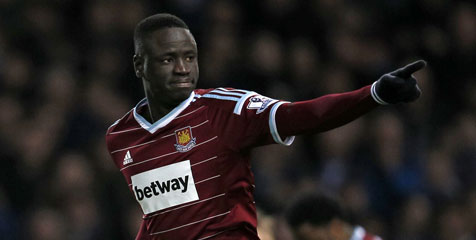 Kouyate Bangga Dengan Gol Fantastisnya ke Gawang Man United