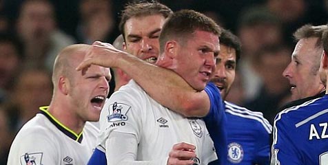 Pernah Jadi Korban, Ivanovic Kini Gigit Pemain Everton