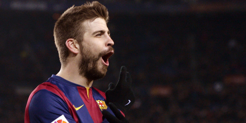 Pique Ikut Tolong Fan Rival Korban Kecelakaan