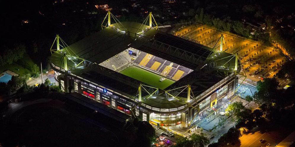 Bom 250 Kilo Ditemukan di Stadion Dortmund Bom 250 Kilo Ditemukan di Stadion Dortmund