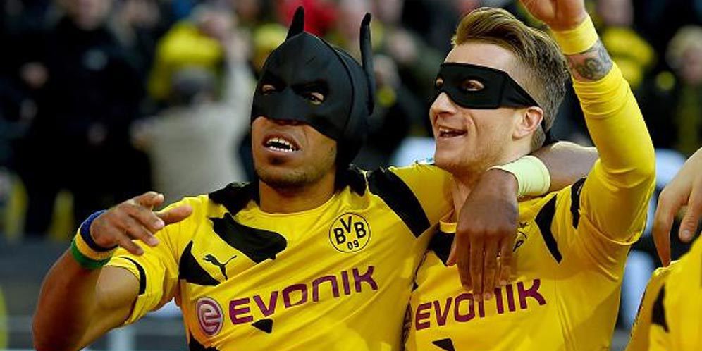 Batman dan Robin Muncul di Laga BVB vs Schalke