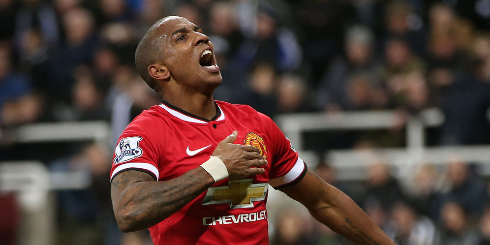 Van Gaal Puji Ashley Young Setinggi Langit