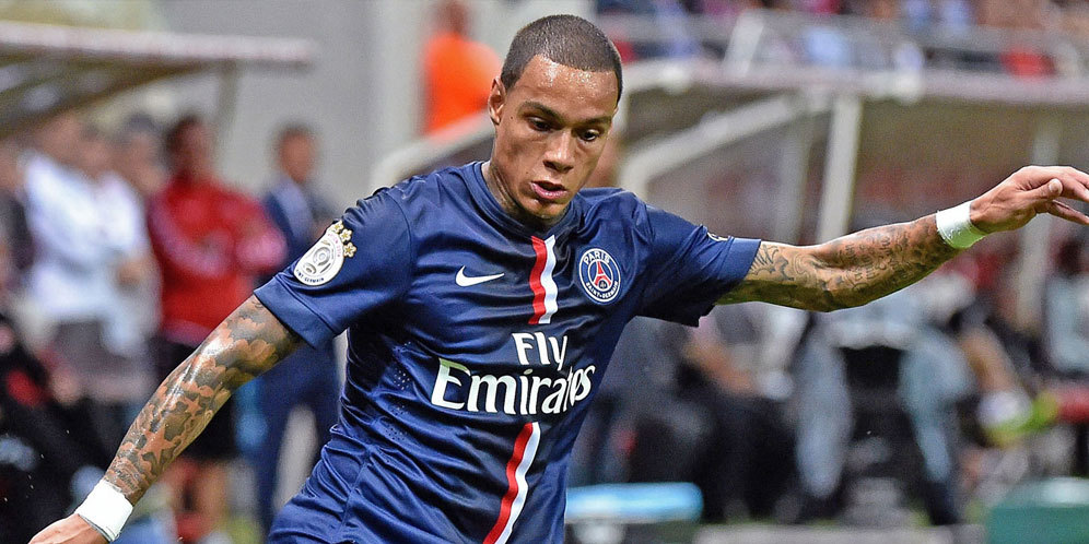 Masa depan di PSG Menggantung, van der Wiel ke Man United?