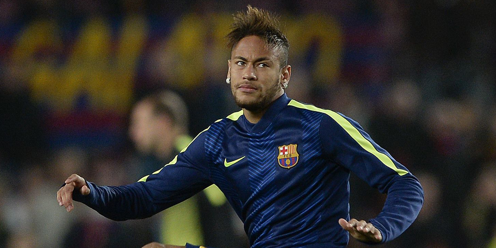 Pamer Trik! Neymar Cetak Gol Dari Belakang Gawang