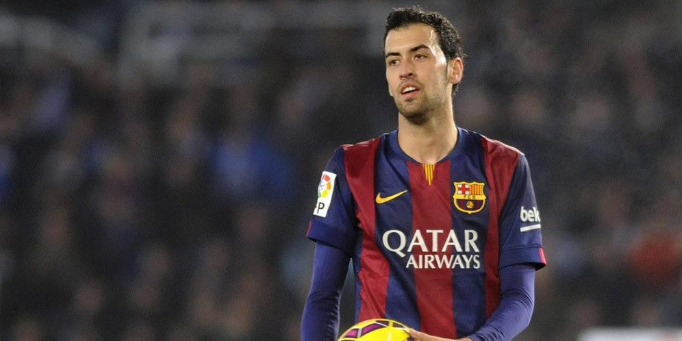 Buang-buang Waktu, Busquets Dilempar Rumput