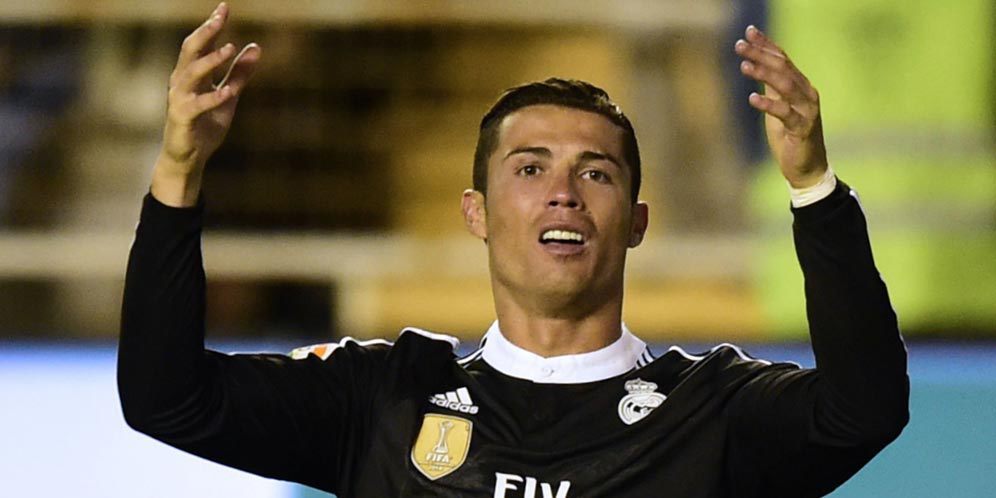 Real Madrid Banding Kartu Kuning Ronaldo