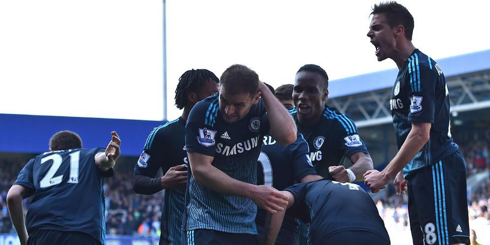 Para Pemain Chelsea Dilempari Fans QPR