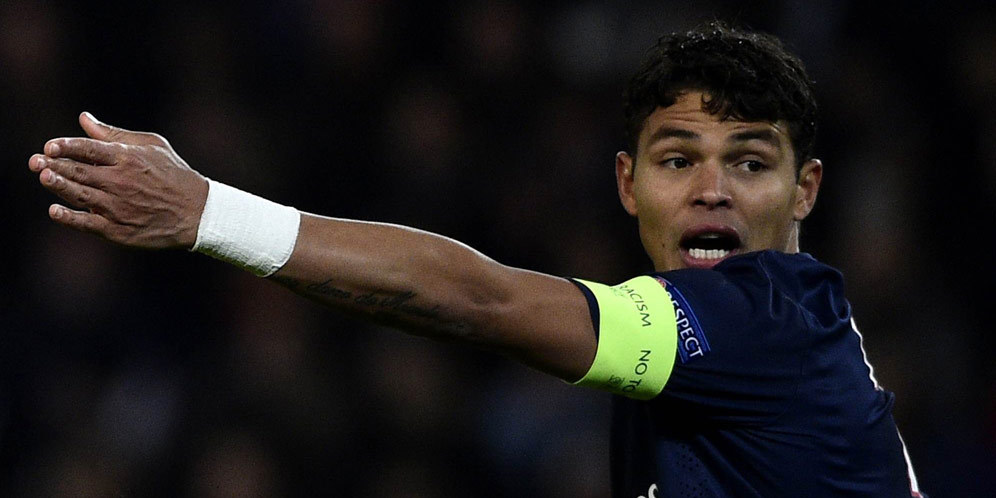 Thiago Silva Ingin Kurung Barca di Paris