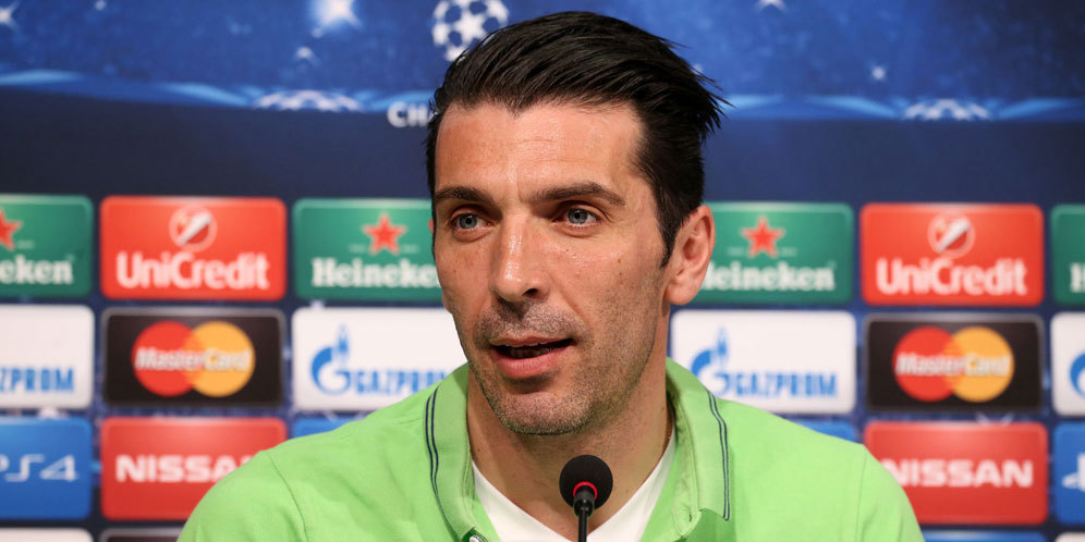 Buffon Ingin Terus Bermain Hingga Usia 40