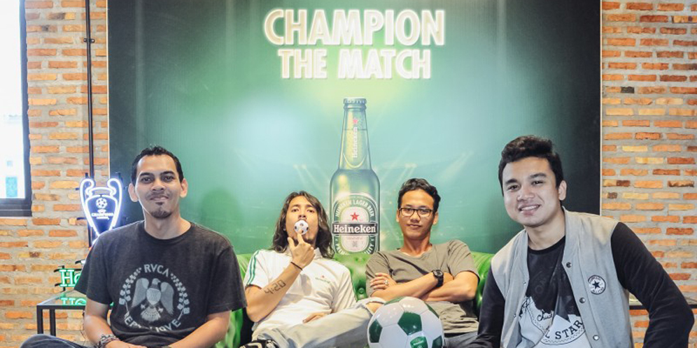 8 Selebriti Ini Punya Cara Nonton Bola Paling Seru, Mau Tahu? 8 Selebriti Ini Punya Cara Nonton Bola Paling Seru, Mau Tahu?