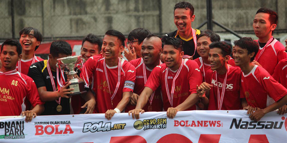 IMM FA Ditasbihkan Sebagai Juara Bola League 2014/15 IMM FA Ditasbihkan Sebagai Juara Bola League 2014/15