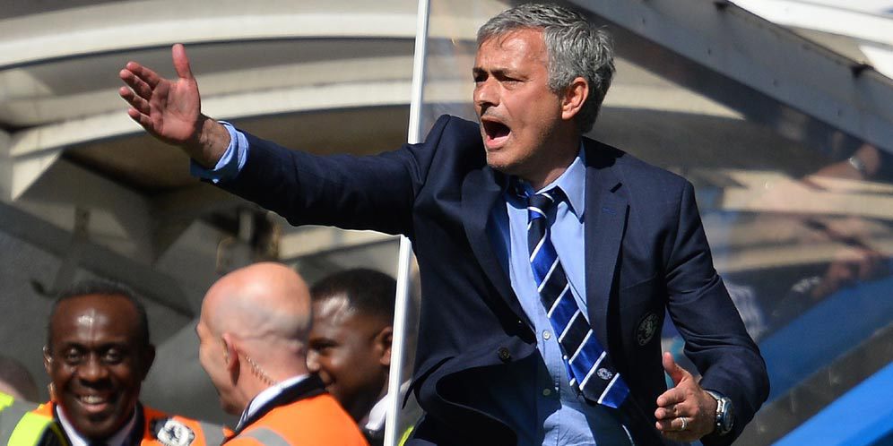 Neville Sanjung Pendekatan Pragmatis Mourinho