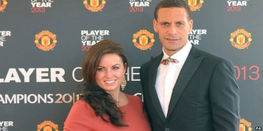 Class, Fans MU Lakukan Tribute Untuk Rio Ferdinand