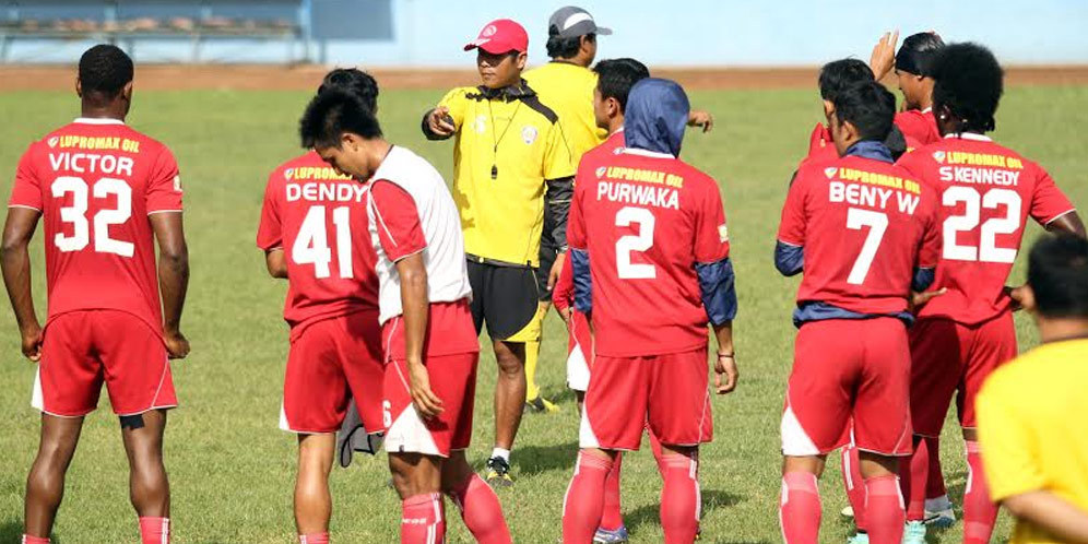 Tim Pelatih Arema Ragu Ikuti Kompetisi di Bawah Tim Transisi