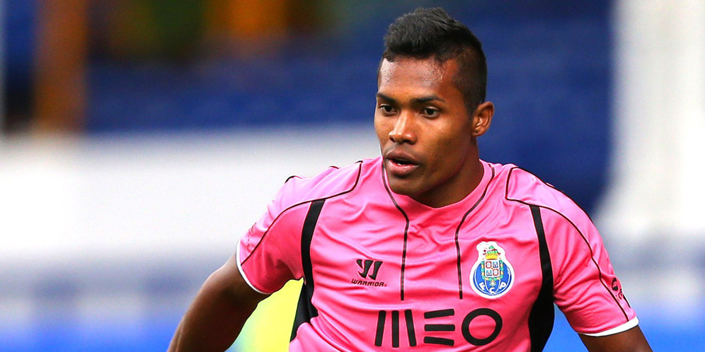 Madrid Terpikat Alex Sandro