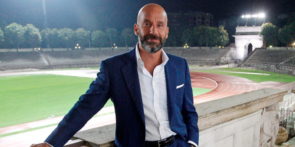 Vialli Minta Juve Parkir Bus Lawan Barca