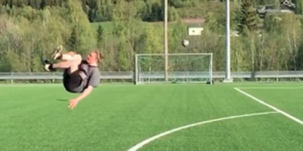 Buat Gol Akrobatik Indah, Freestyler Norwegia Guncang Dunia Maya