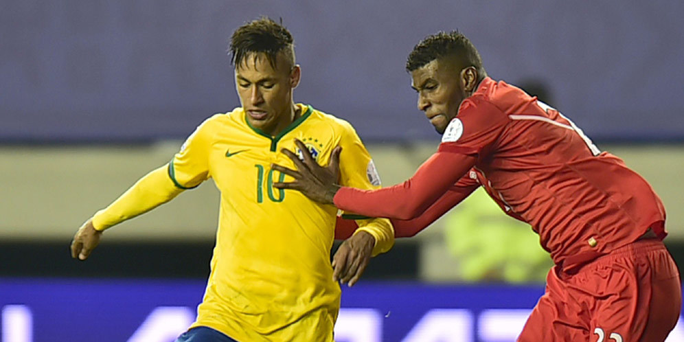 Neymar Langsung Pimpin Statistik Dribel Copa America 2015