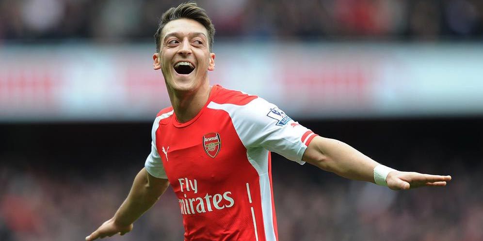 Dibuatkan Meme Oleh Suporter, Ozil Senang
