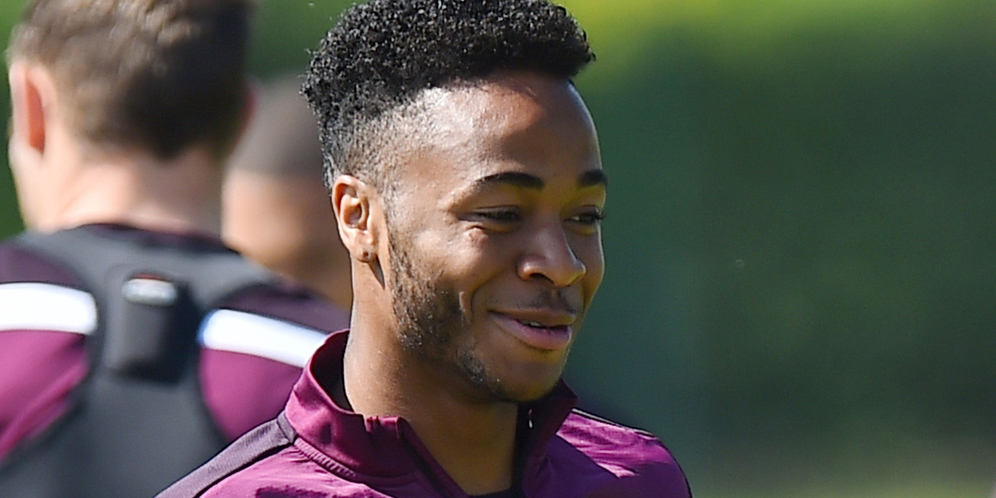 Liverpool Ingin Sterling Dibayar Tunai