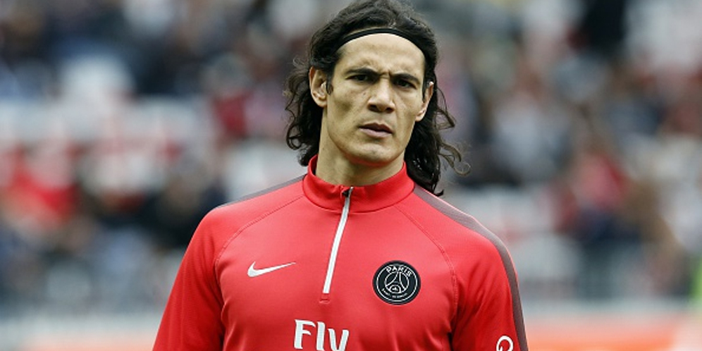 Cavani Tegaskan Bertahan