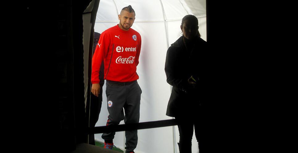 Tak Terima karena Ditangkap, Arturo Vidal Hampir Pukul Polisi