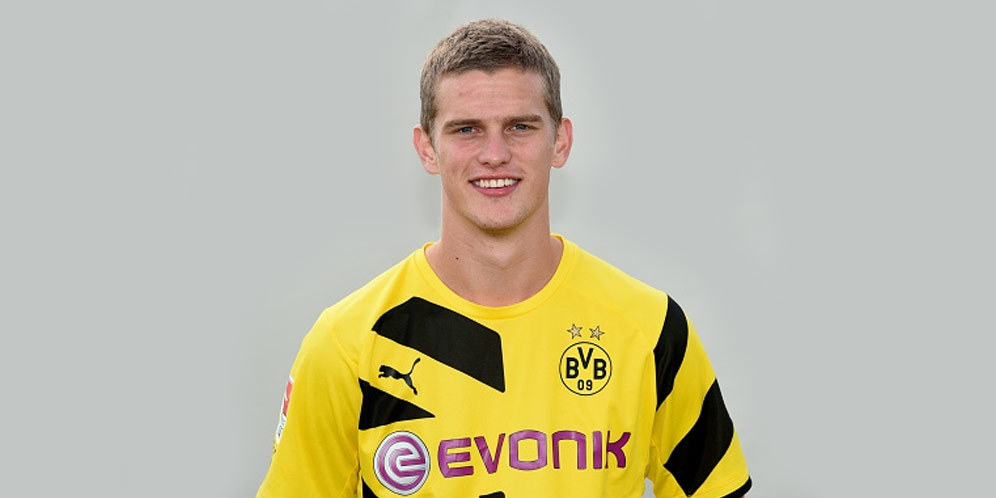 Cari Jangkar, Arsenal Tawar Sven Bender