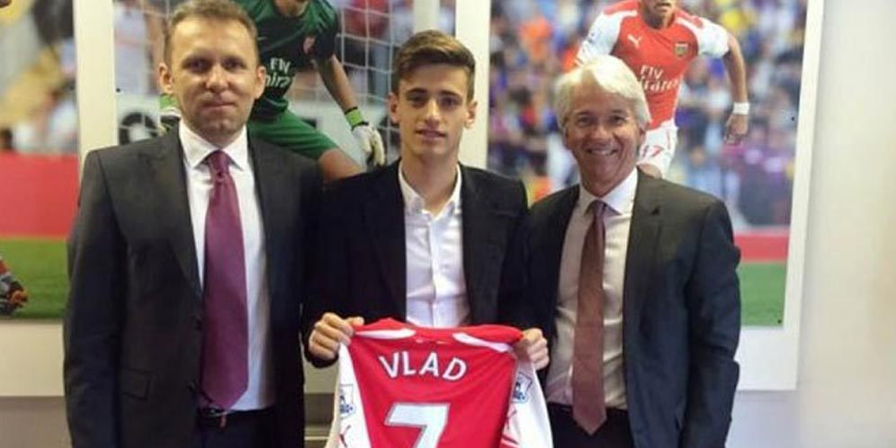 Arsenal Resmi Gaet Vlad Dragomir