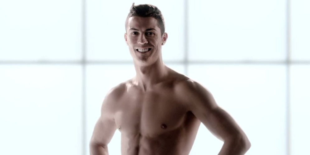 Ronaldo Bintangi Iklan Alat Kesehatan Aneh Asal Jepang Ronaldo Bintangi Iklan Alat Kesehatan Aneh Asal Jepang