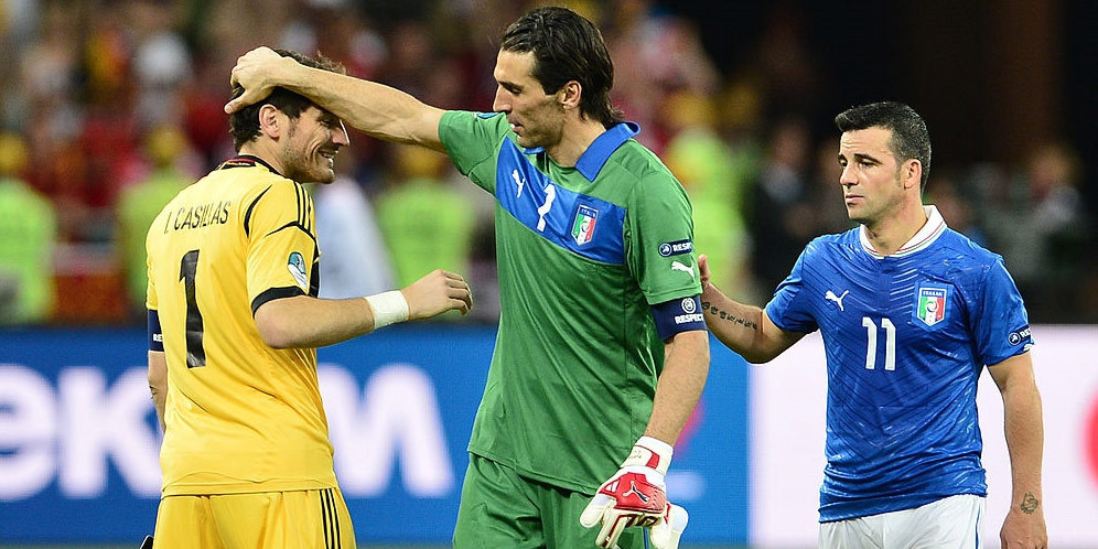 Pesan Buffon Buat Casillas: Hala Iker!