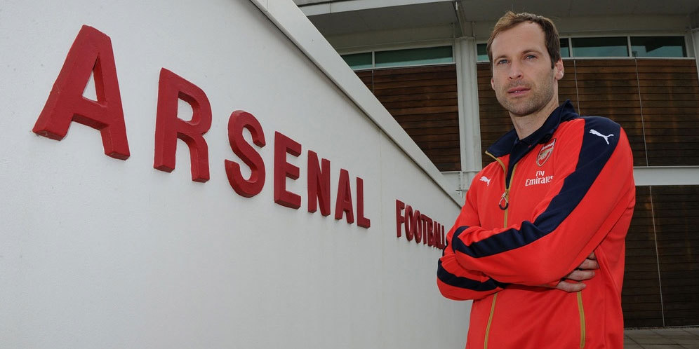 Dari Chelsea ke Arsenal, Cech Seorang Pemberani