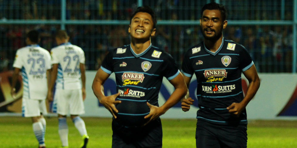 Gol Tunggal Samsul Arif Beri Arema Cronus Kado Ultah ke-28